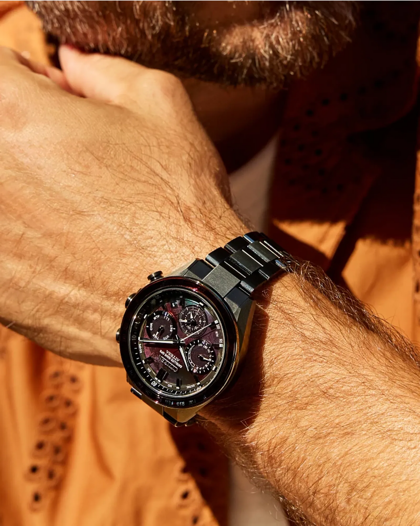 attesa red dial super titanuim limted edttion